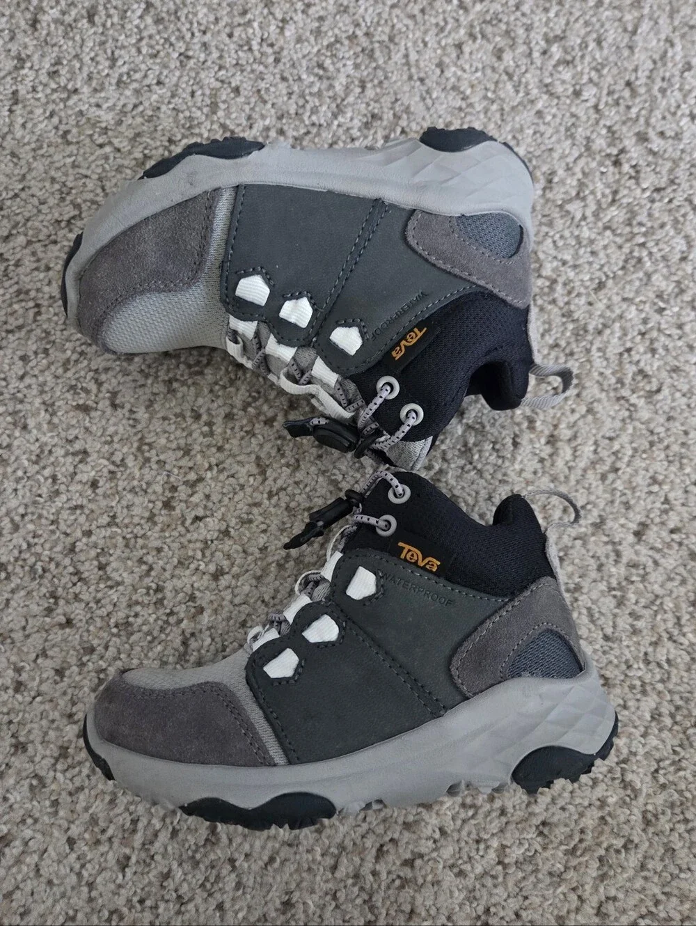 TEVA Canyonview MID Gray and Black Hiking Boots Toddler Kids 8
